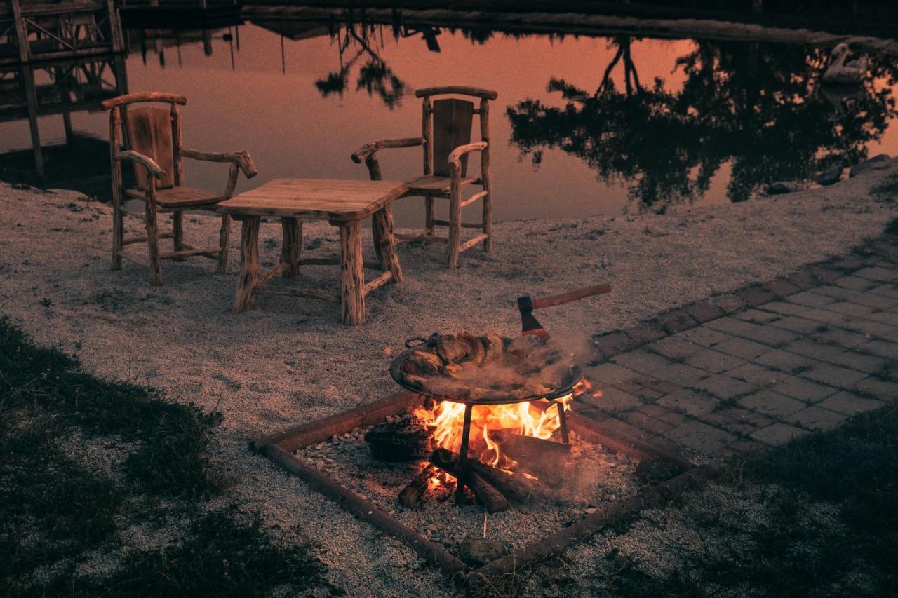 Lake House Bebic Купрес Екстериор снимка